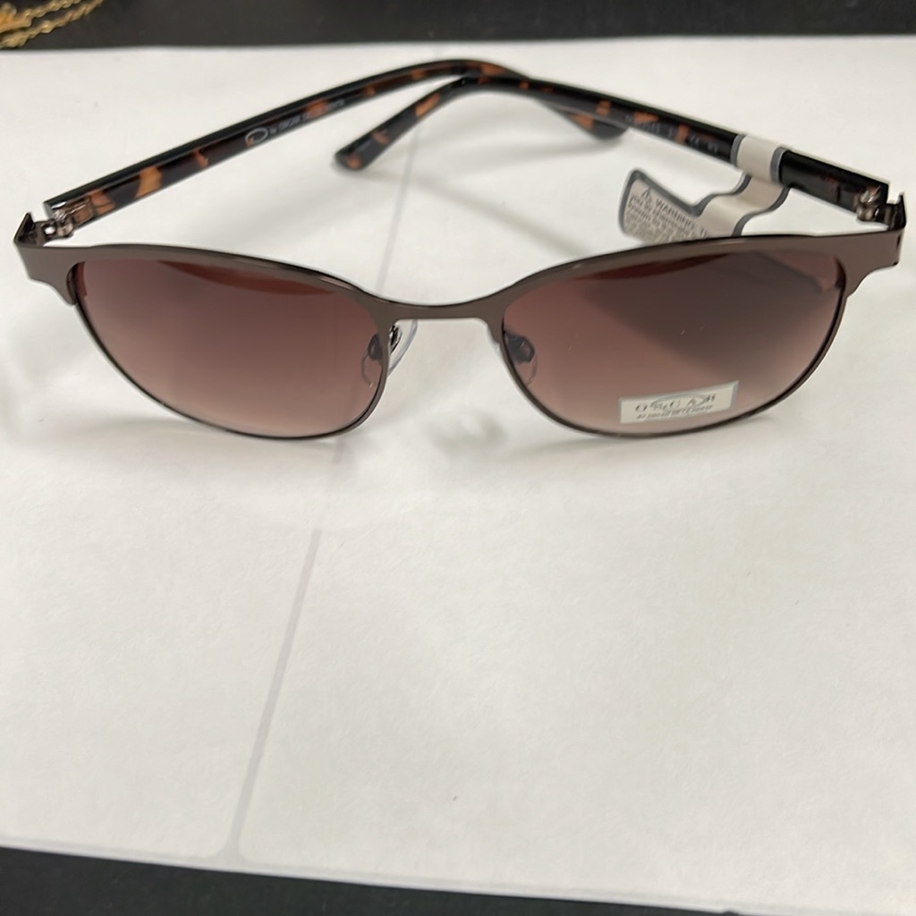 Oscar, De Last Renta Tortoise Handles Deep Bronze, Brownish Rims, Sunglasses Nwt